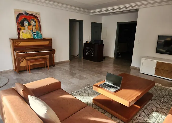 Spacious Apartment Modern